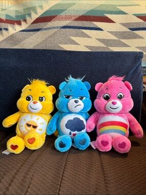 Lot of 3 Care Bears Plush 9.5"
Funshine / Cheer / Grumpy Bears 2020
Basic Fun